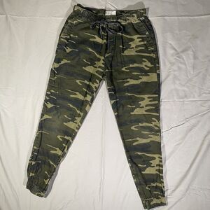 Mens Free Planet Sz M Camo Joggers Legs w/Zip Closure Durable‎ Material Draw